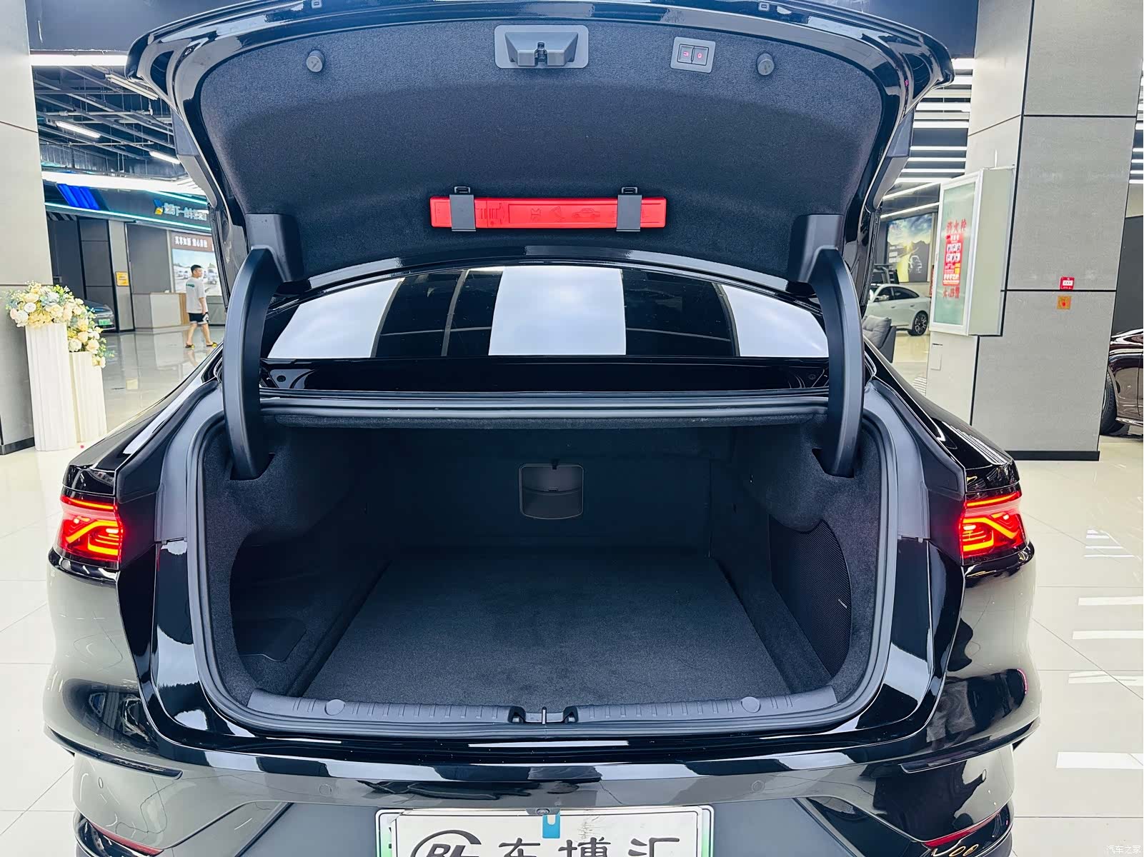 BYD Han, 2023 21