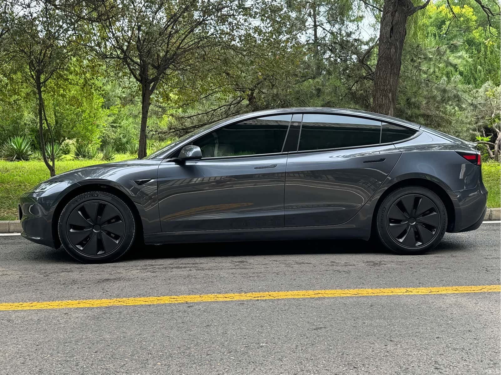 Tesla Model 3, 2024 21
