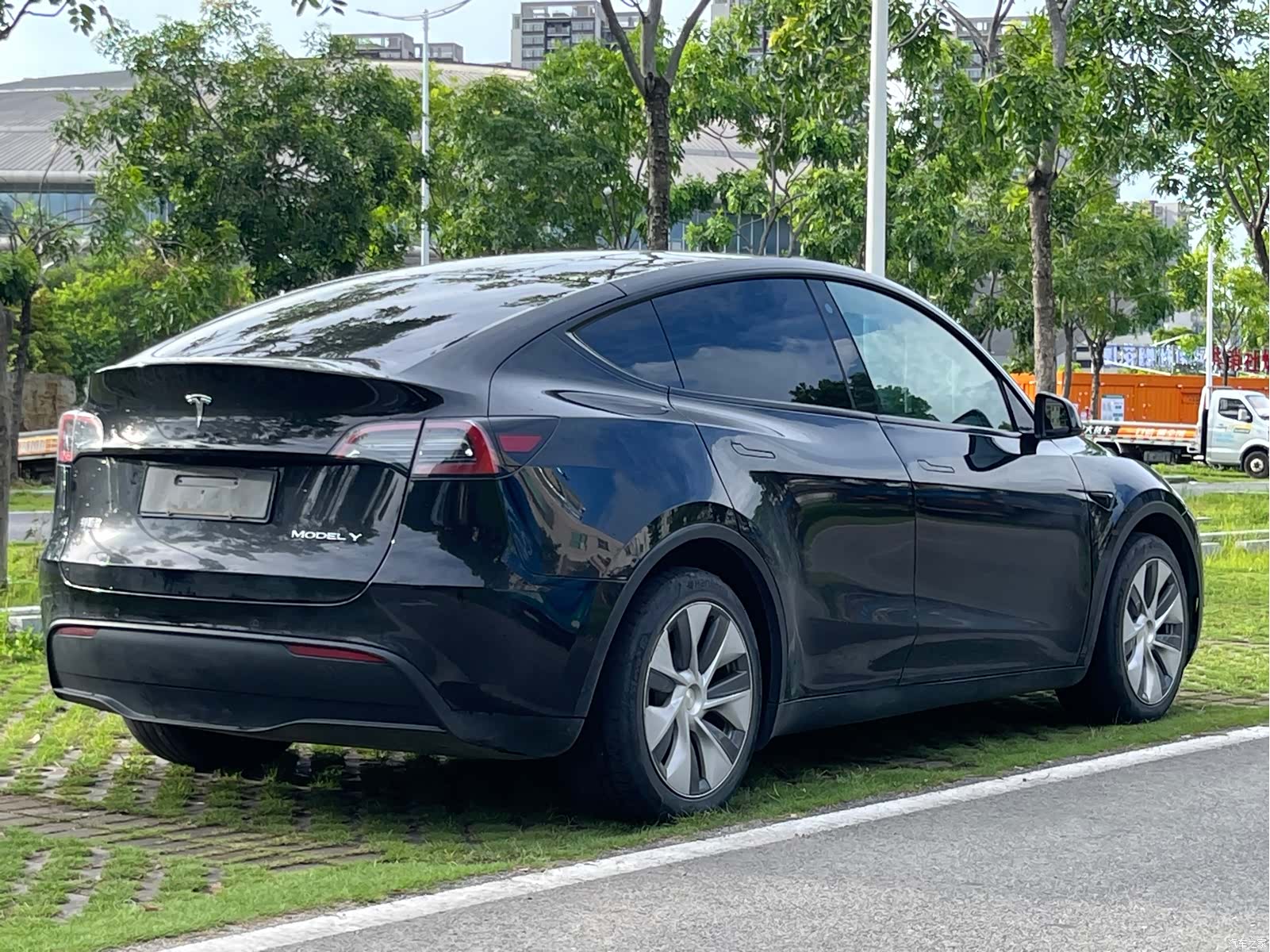 Tesla Model Y, 2022 все фото