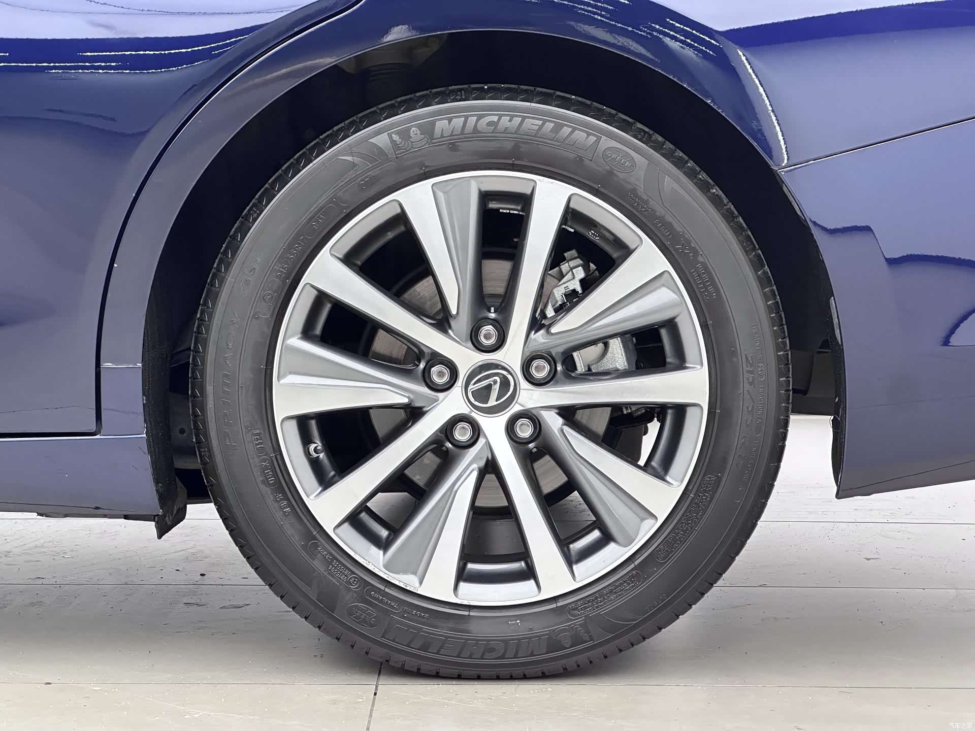 Lexus ES, 2020 15