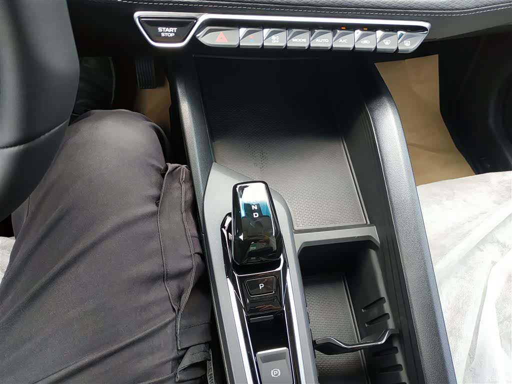 Geely Binray, 2026 14