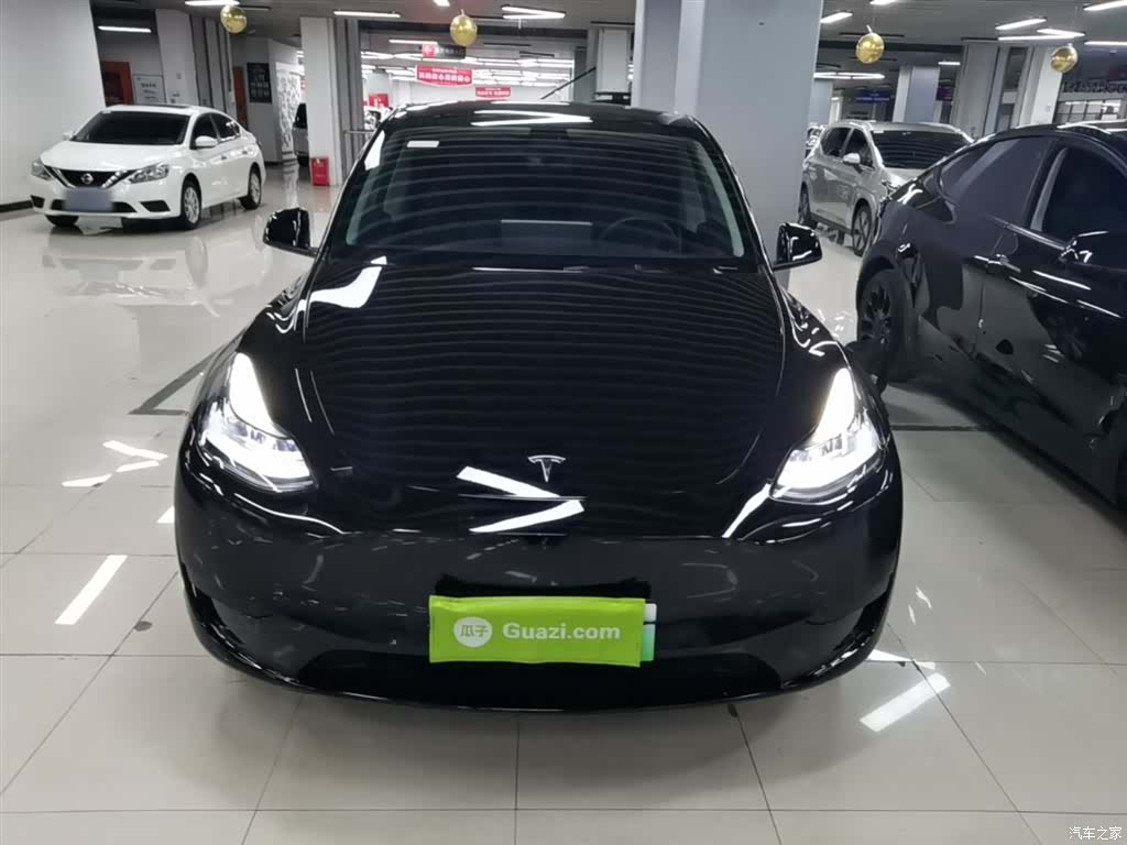 Tesla Model Y, 2022 3