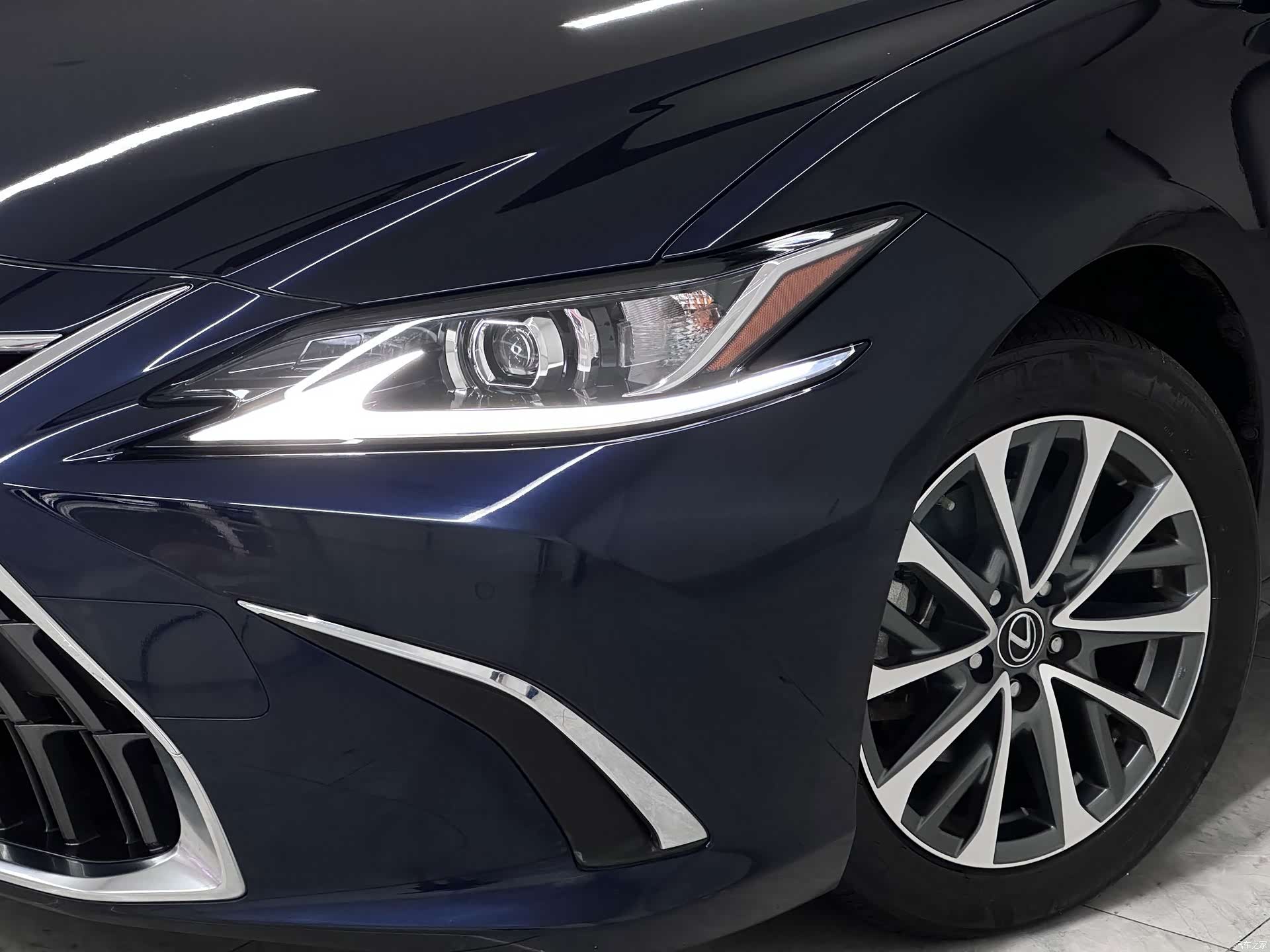 Lexus ES, 2024 10
