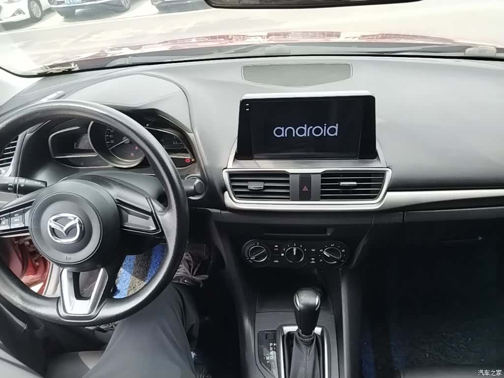Mazda Mazda3, 2017 10