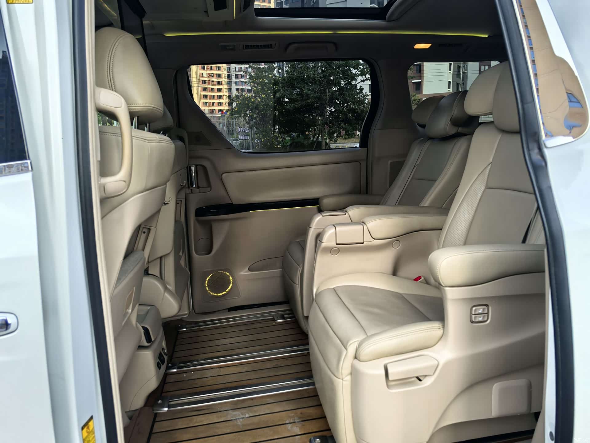 Toyota Alphard, 2013 7