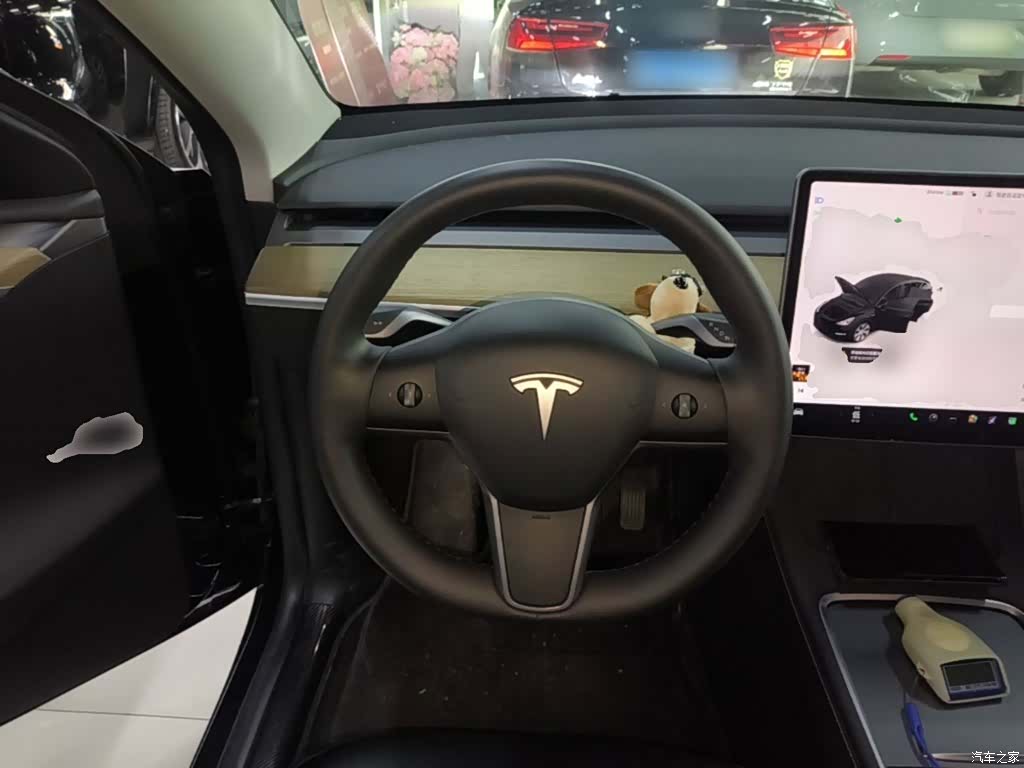 Tesla Model Y, 2023 11