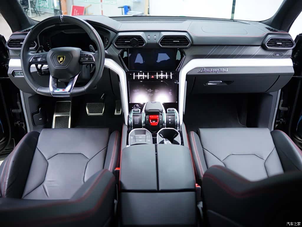 Lamborghini Urus, 2020 49