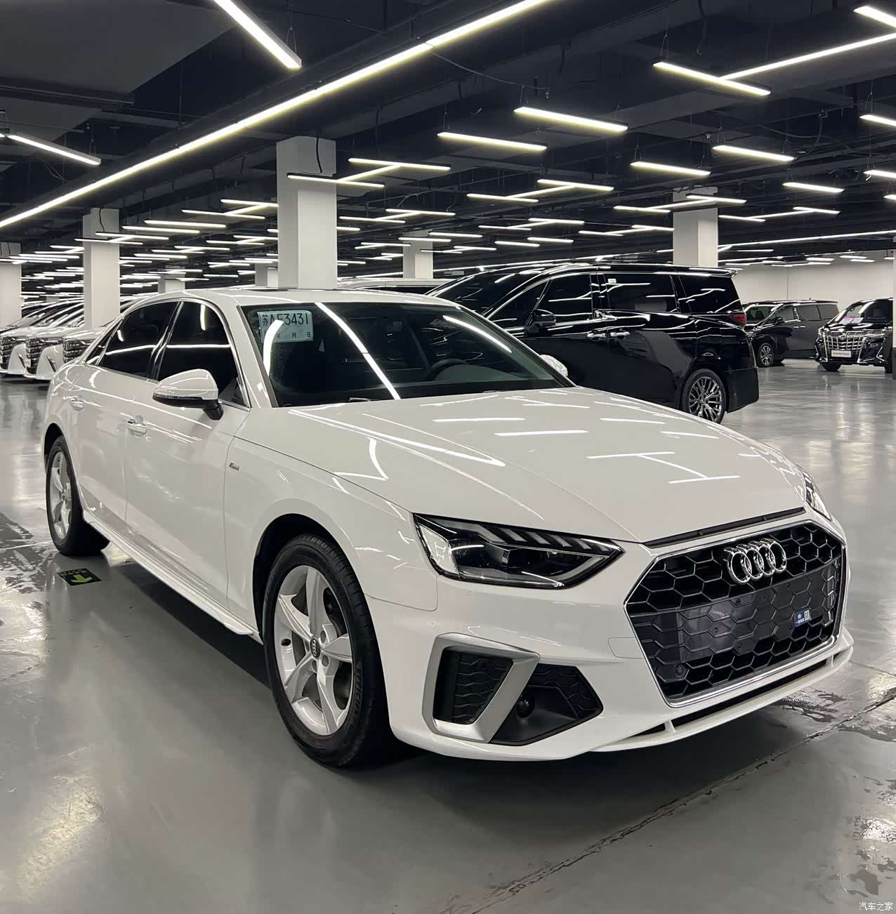 Audi A4L, 2021 3