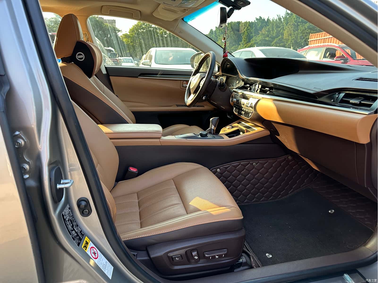 Lexus ES, 2018 12