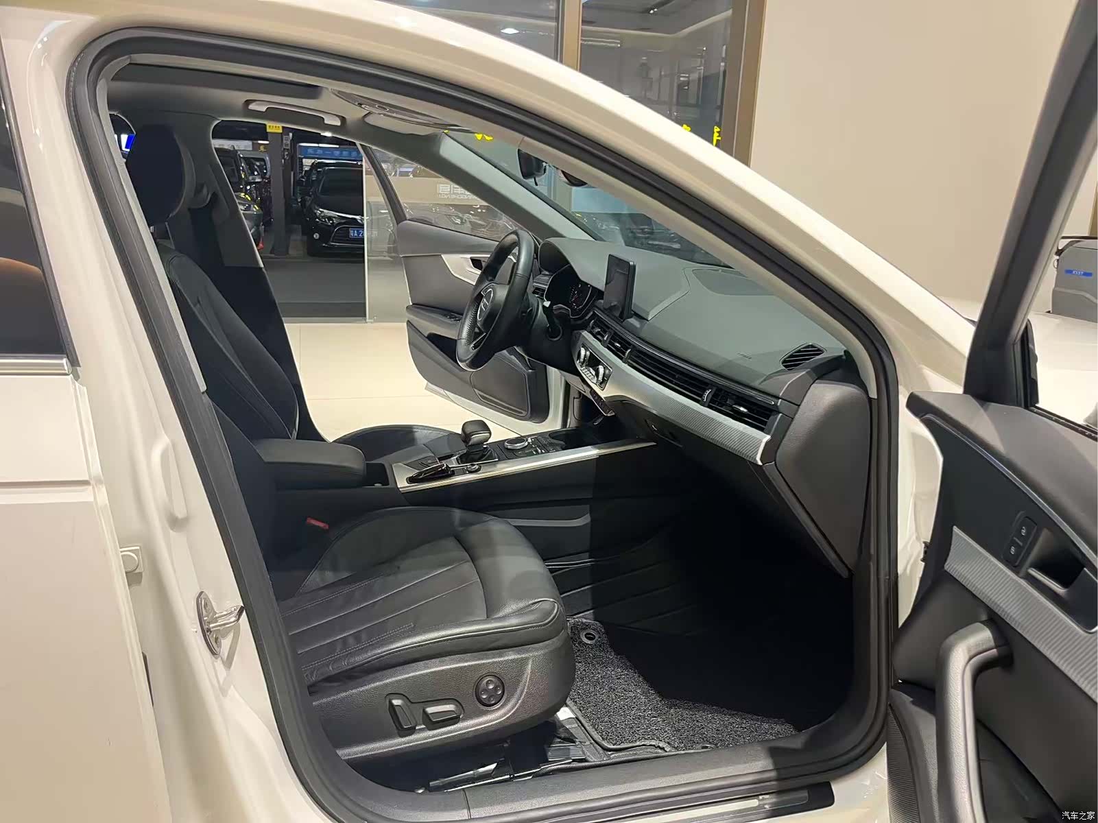 Audi A4L, 2017 12