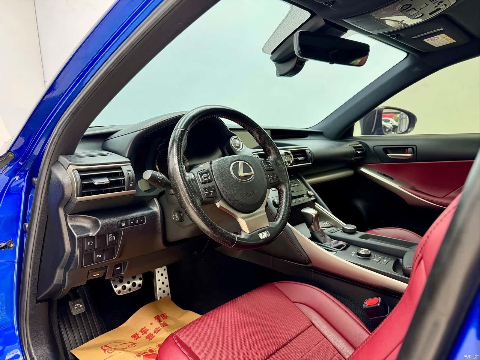 Lexus IS, 2018 7