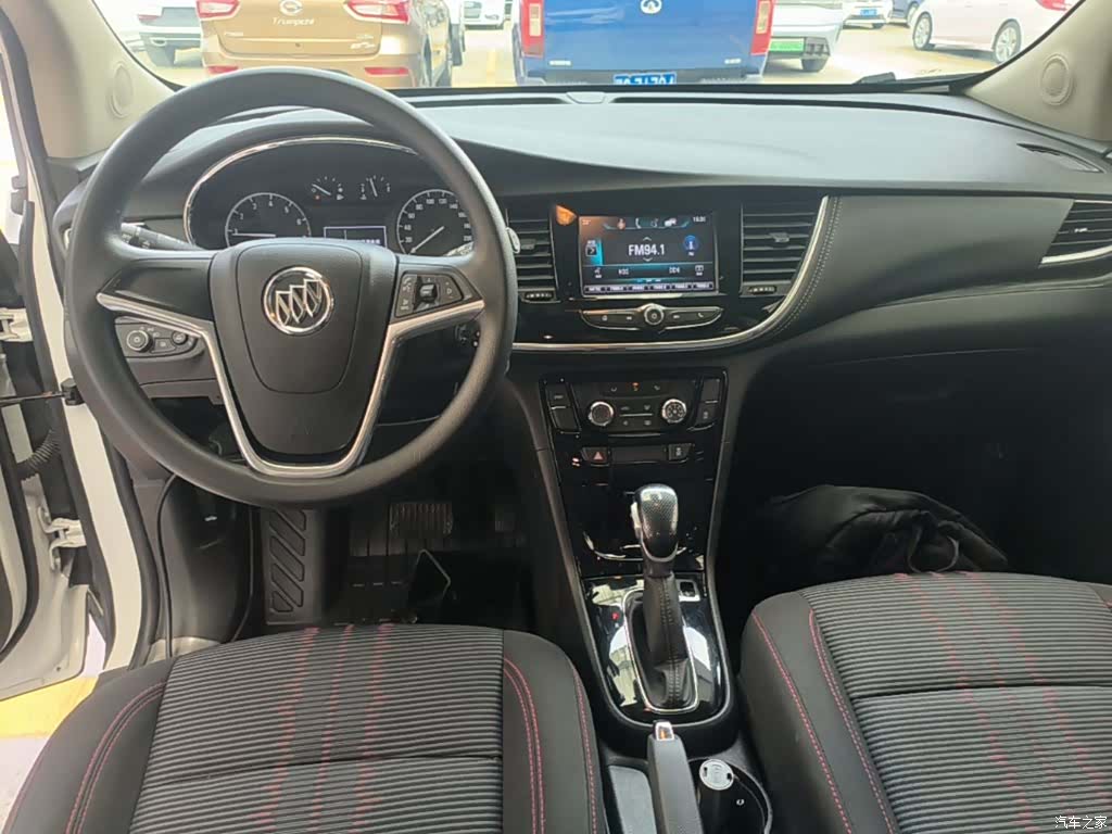 Buick Encore, 2018 10