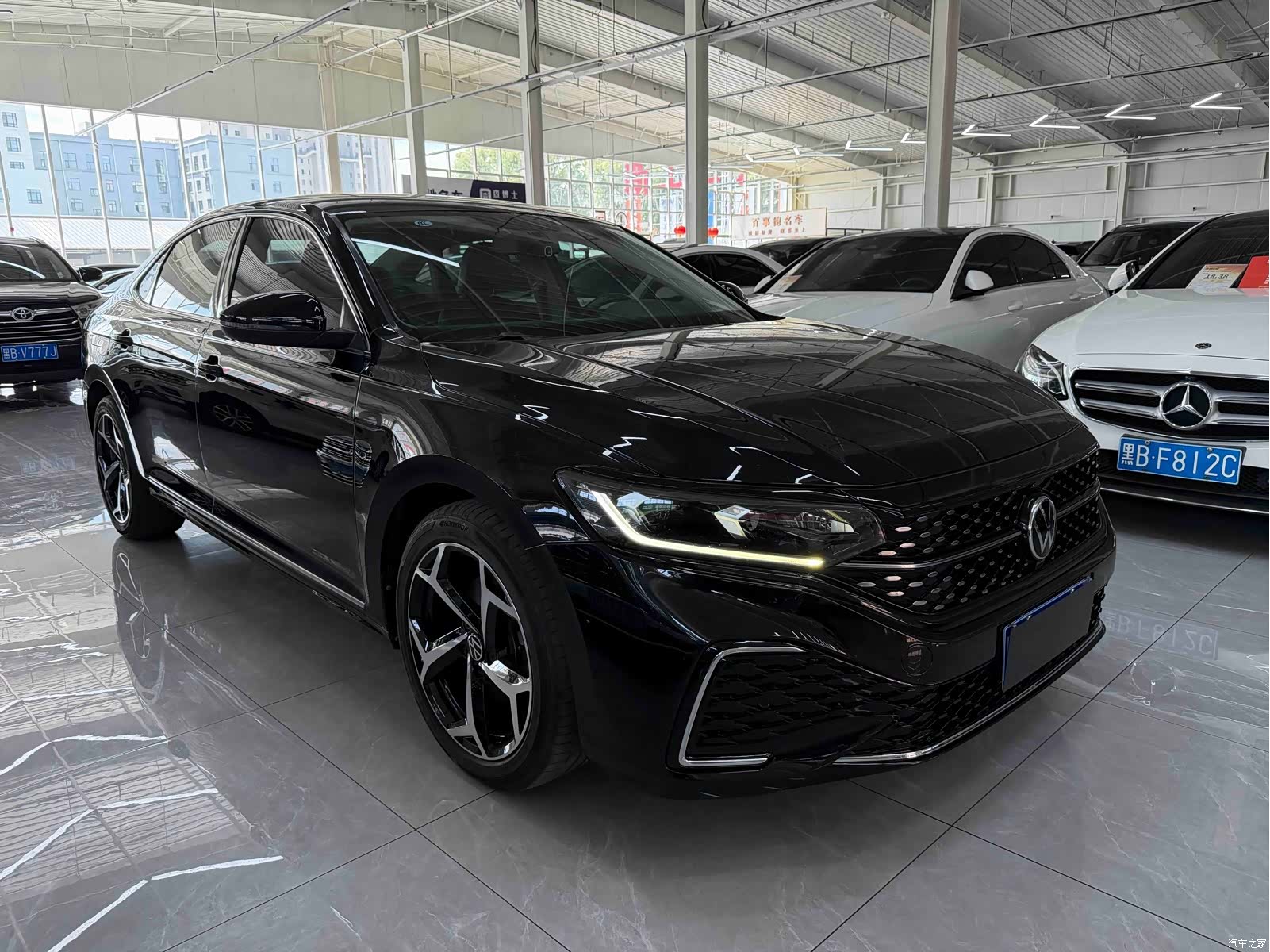Volkswagen Passat, 2022 3