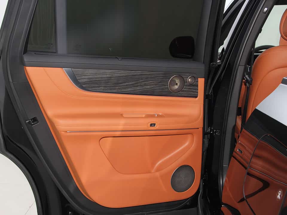 AITO Ask the world M9