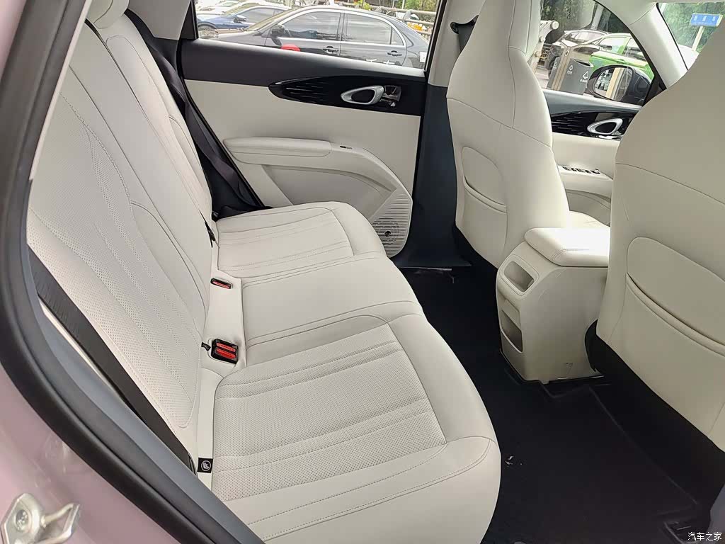 Geely Xingyuan, 2025 11