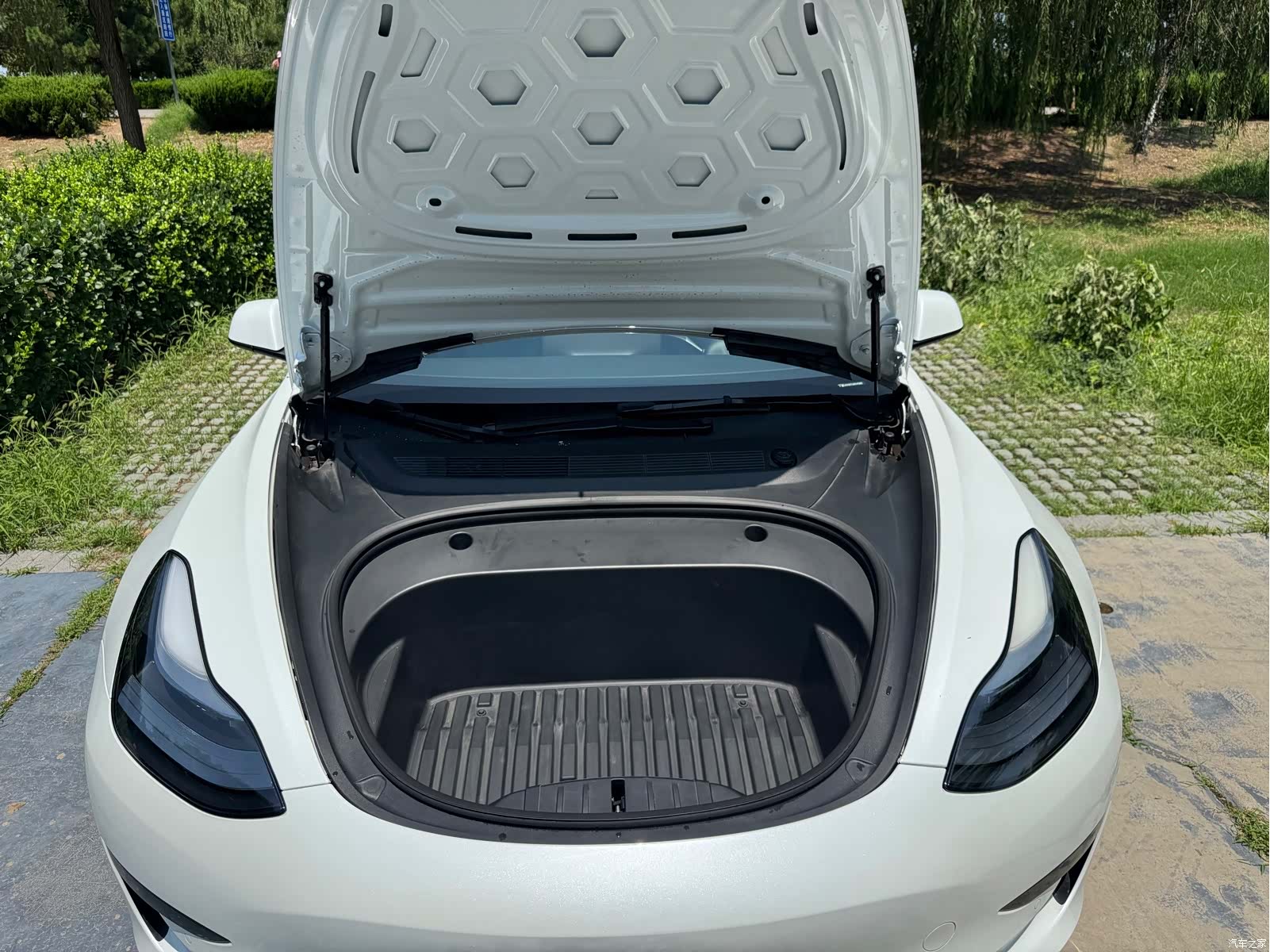 Tesla Model 3, 2022 14