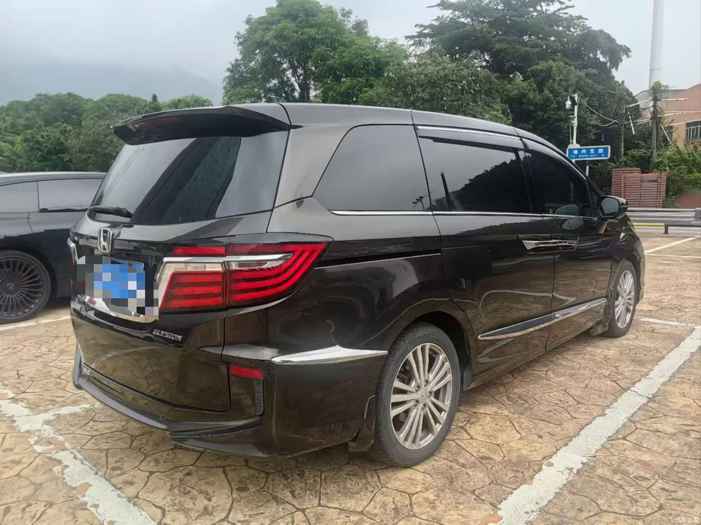 Honda Elysion, 2016 6