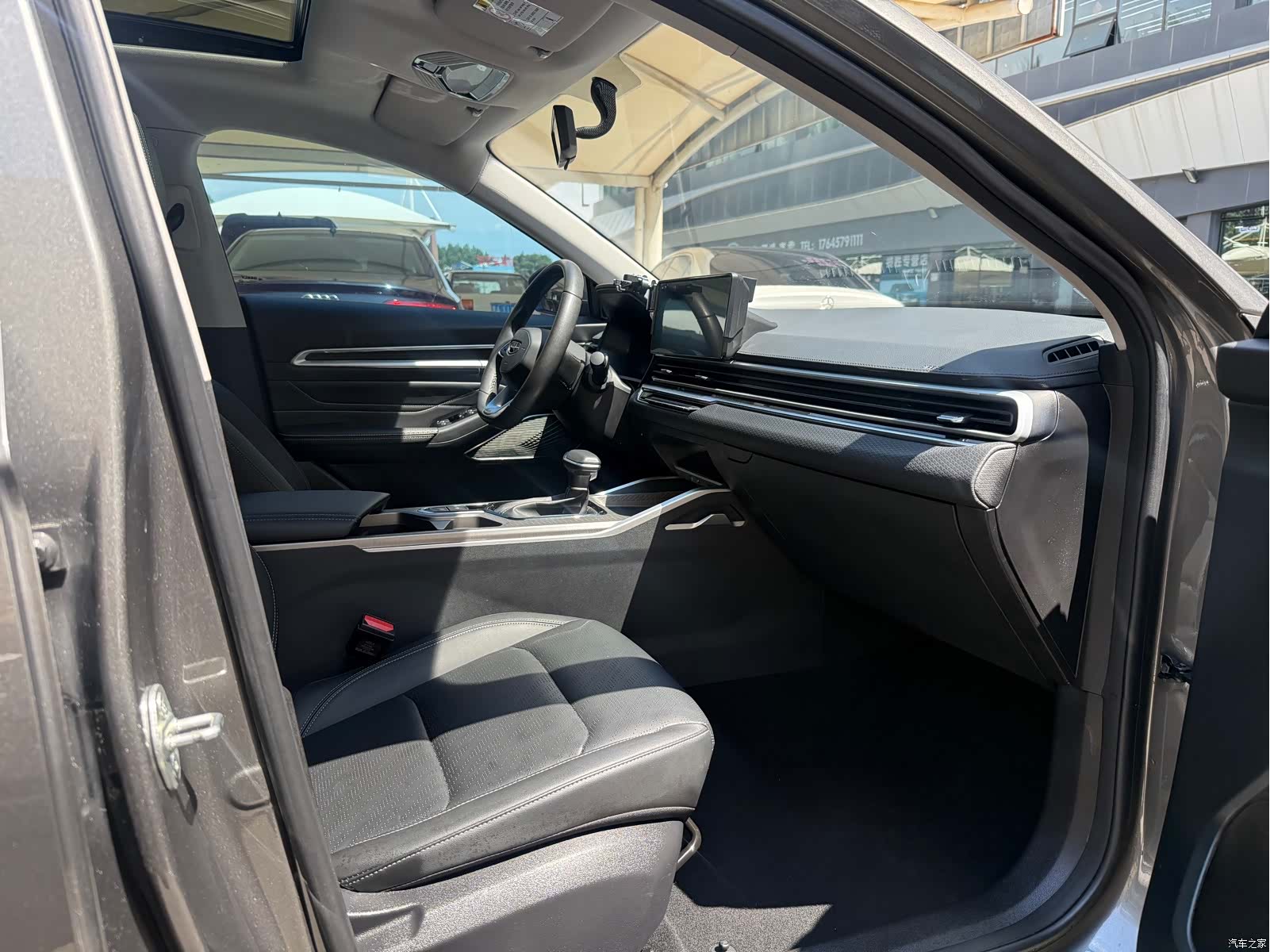 Geely Emgrand, 2022 14
