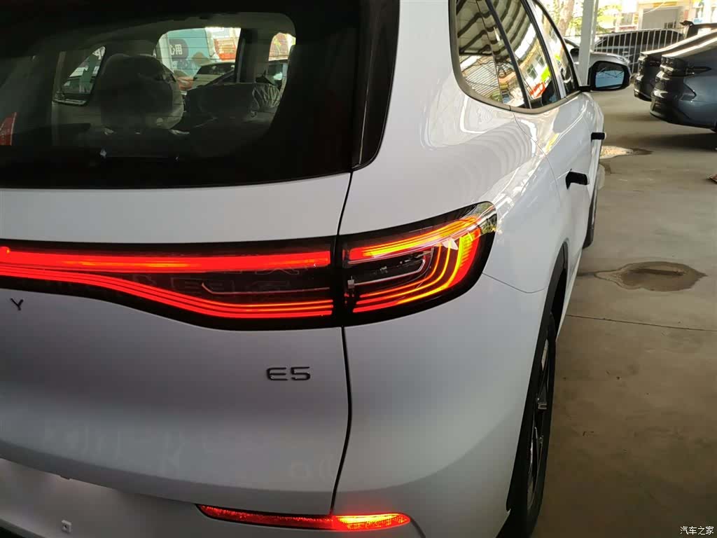 Geely Galaxy E5, 2026 8