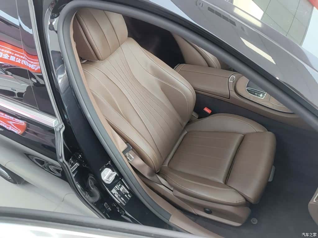 Mercedes-Benz E-Class, 2022 25