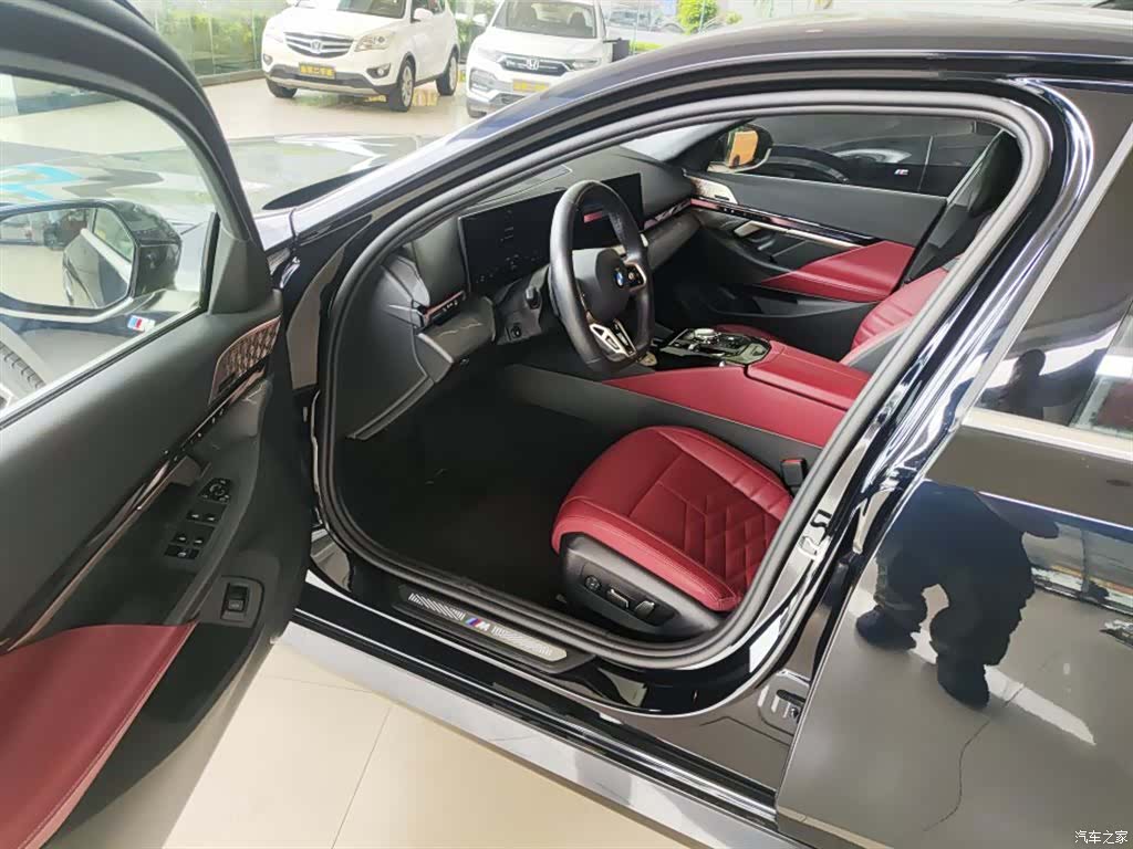 BMW 5 Series, 2025 6