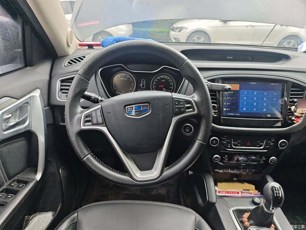 Geely X6, 2017 3