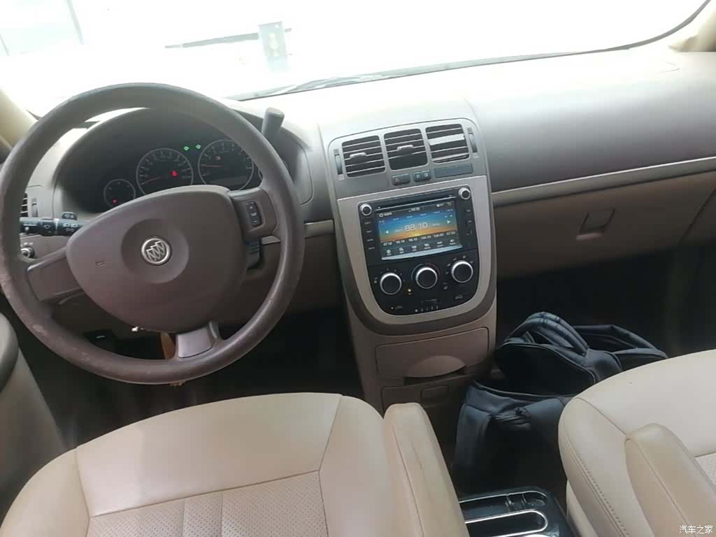 Buick GL8, 2016 10