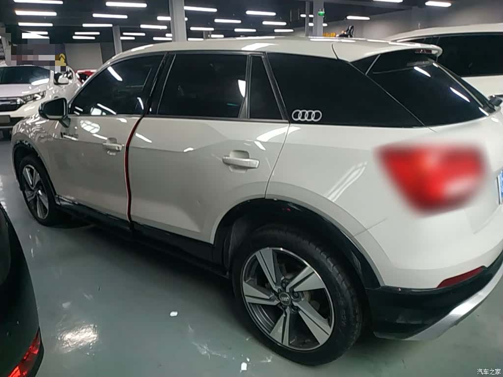 Audi Q2L, 2019 все фото