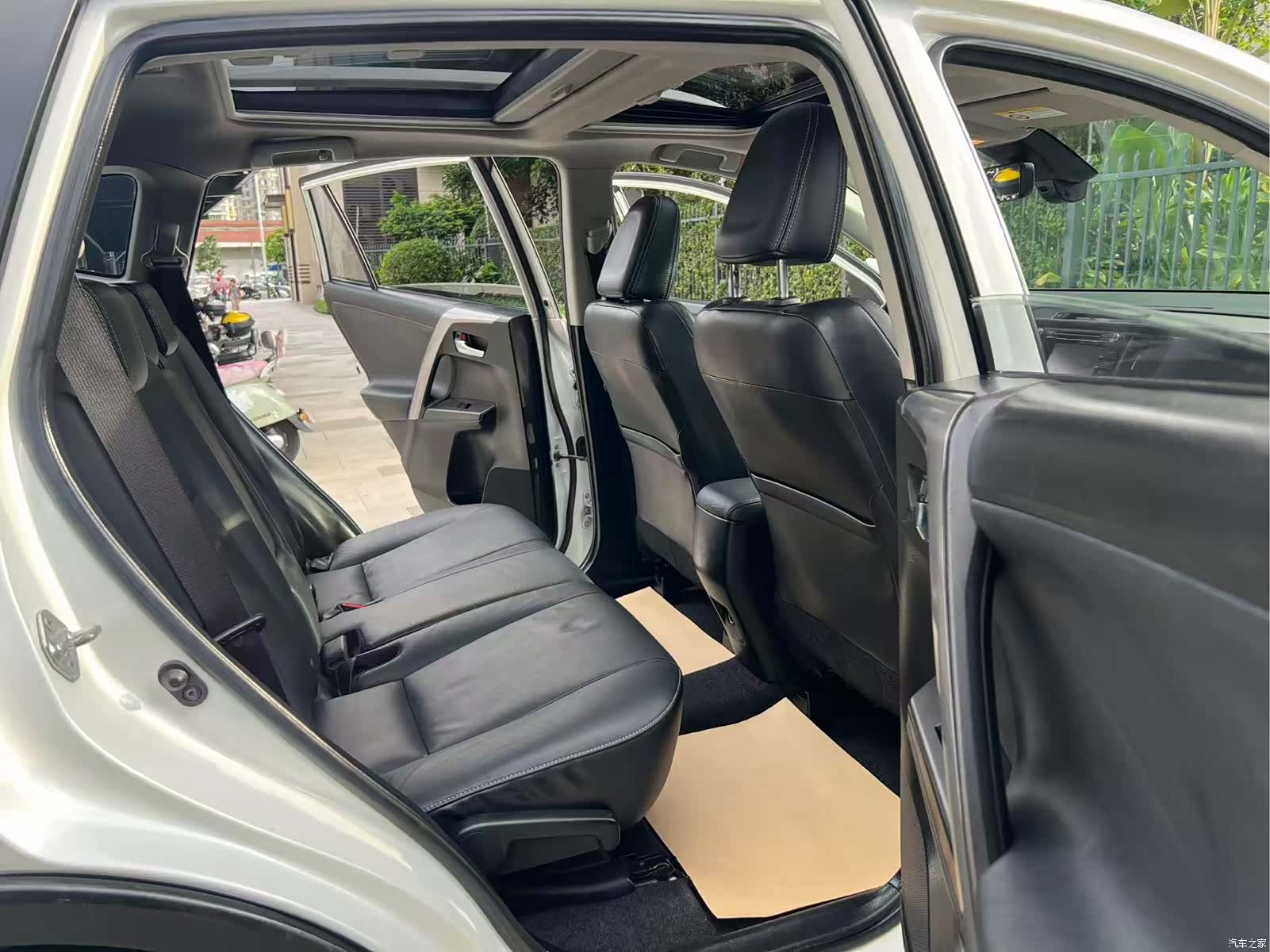 Toyota RAV4, 2016 9