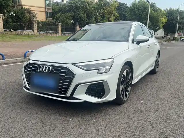 Audi A3 2024 — купить из Китая под заказ