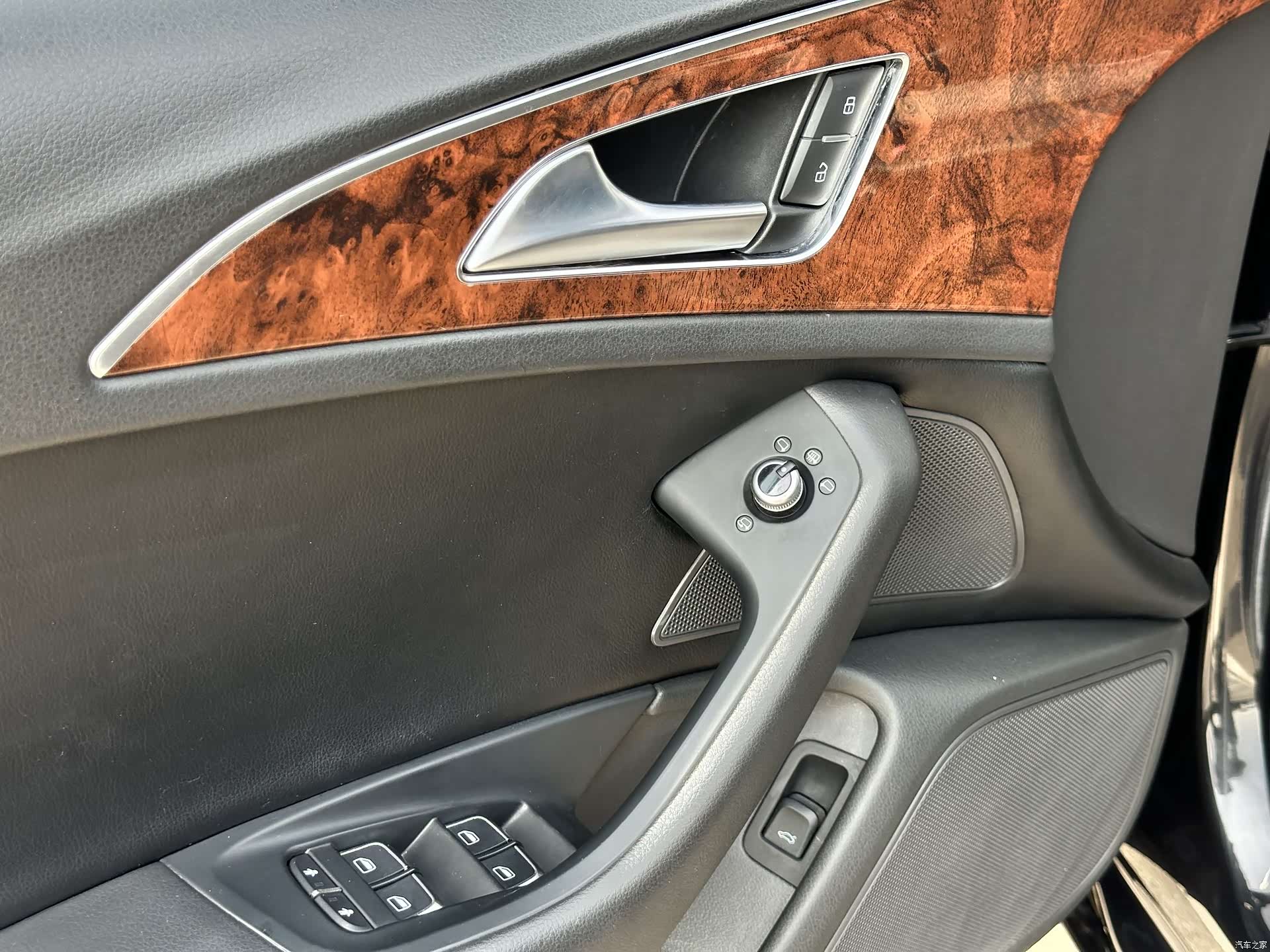 Audi A6L, 2015 10
