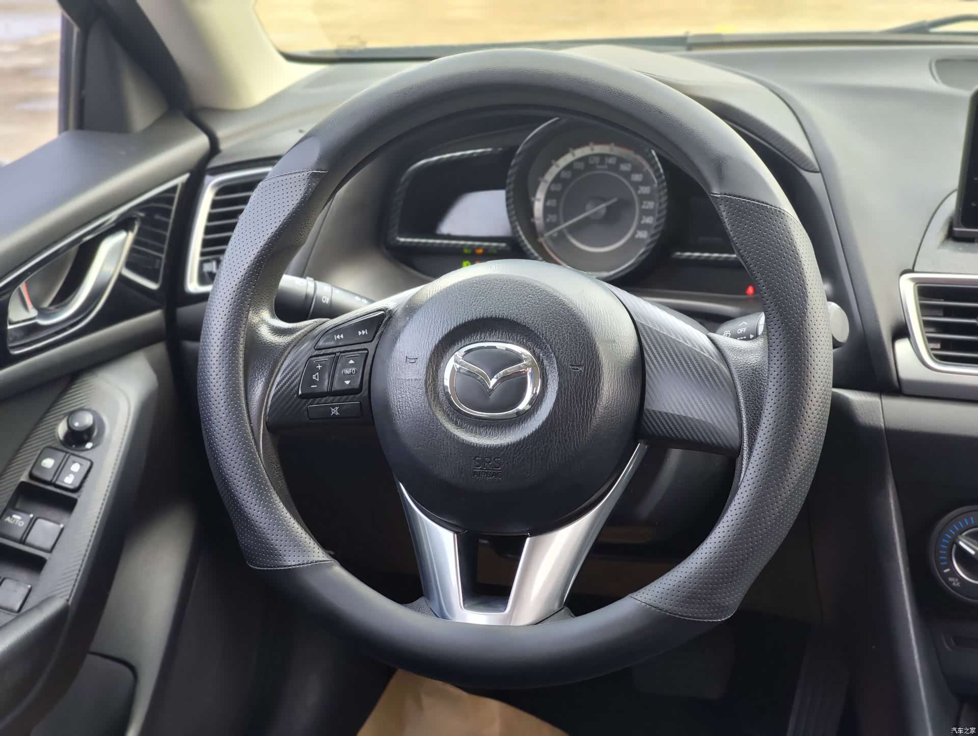 Mazda Mazda3, 2016 18