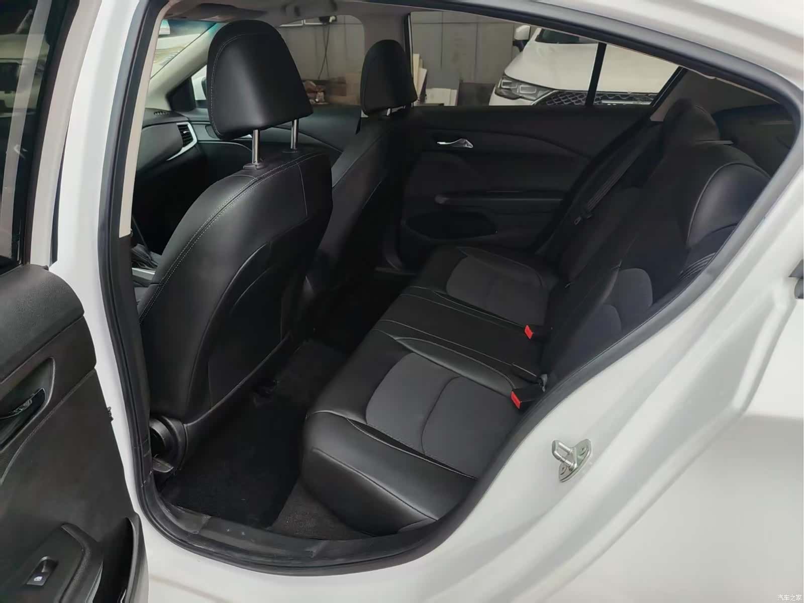 Chevrolet 320, 2018 6