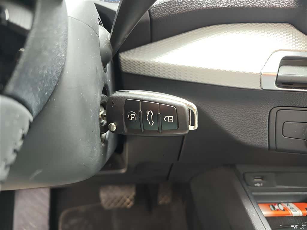 Audi Q2L, 2021 9