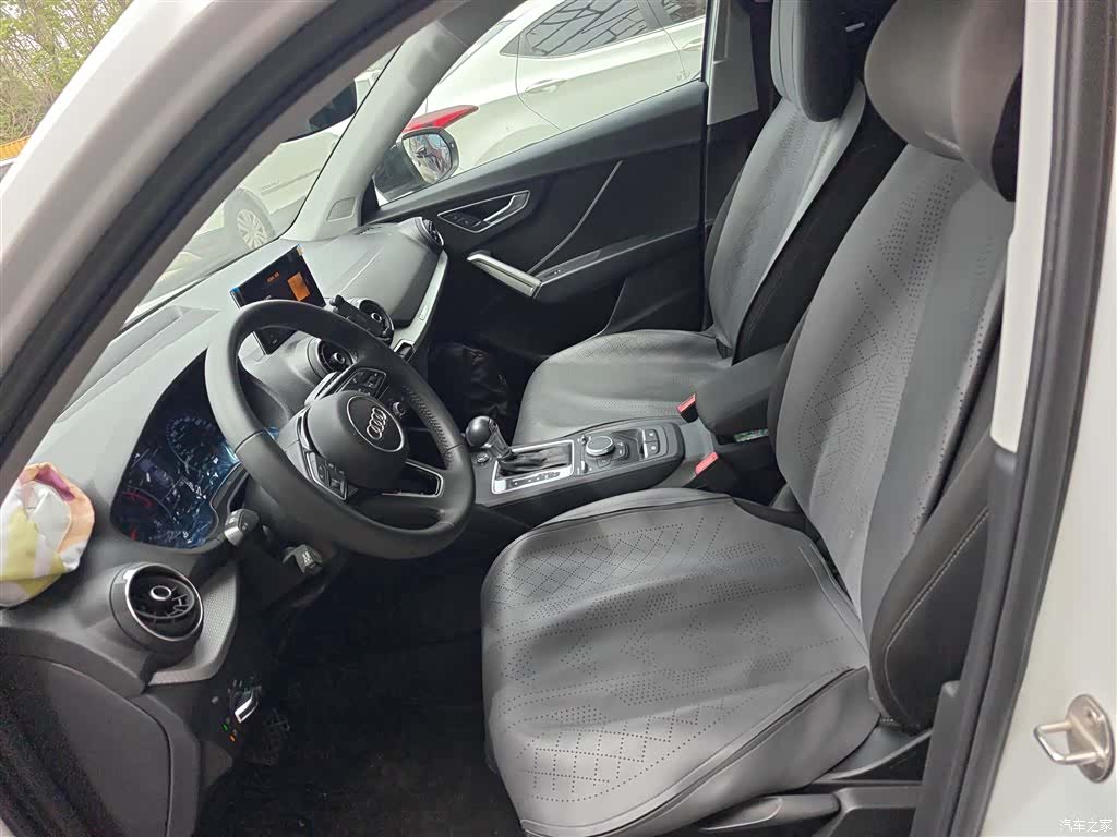 Audi Q2L, 2021 15