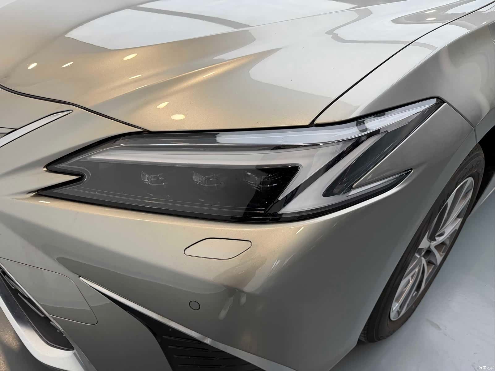 Lexus ES, 2018 7