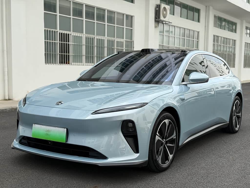 NIO ET5