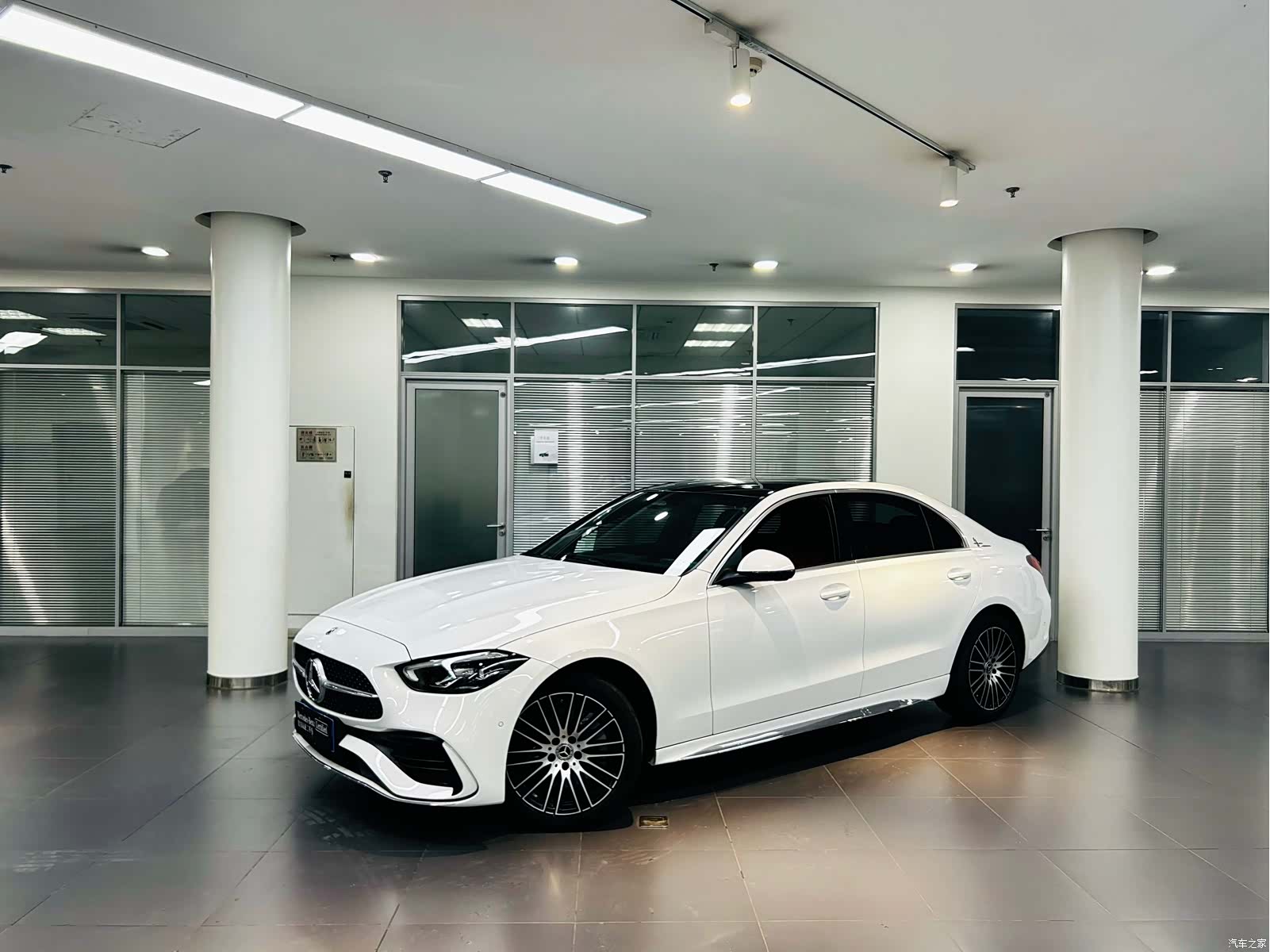 Mercedes-Benz C-Class, 2024 1