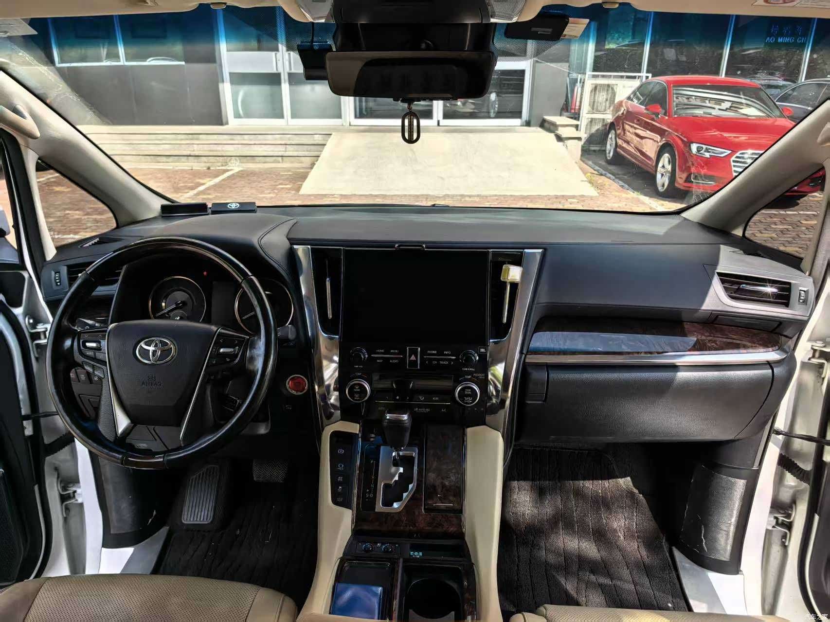 Toyota Alphard, 2020 4