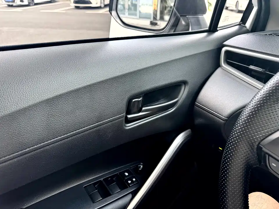 Toyota Corolla Sharp amplifier