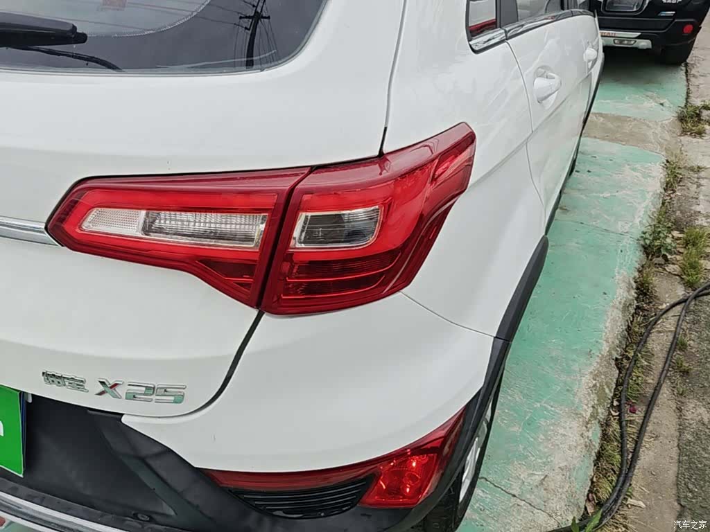 BAIC X25, 2017 8