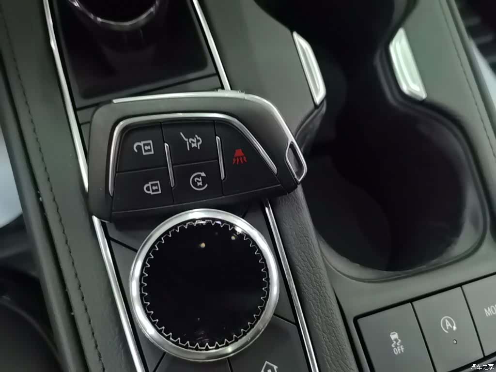 Cadillac XT4, 2024 9