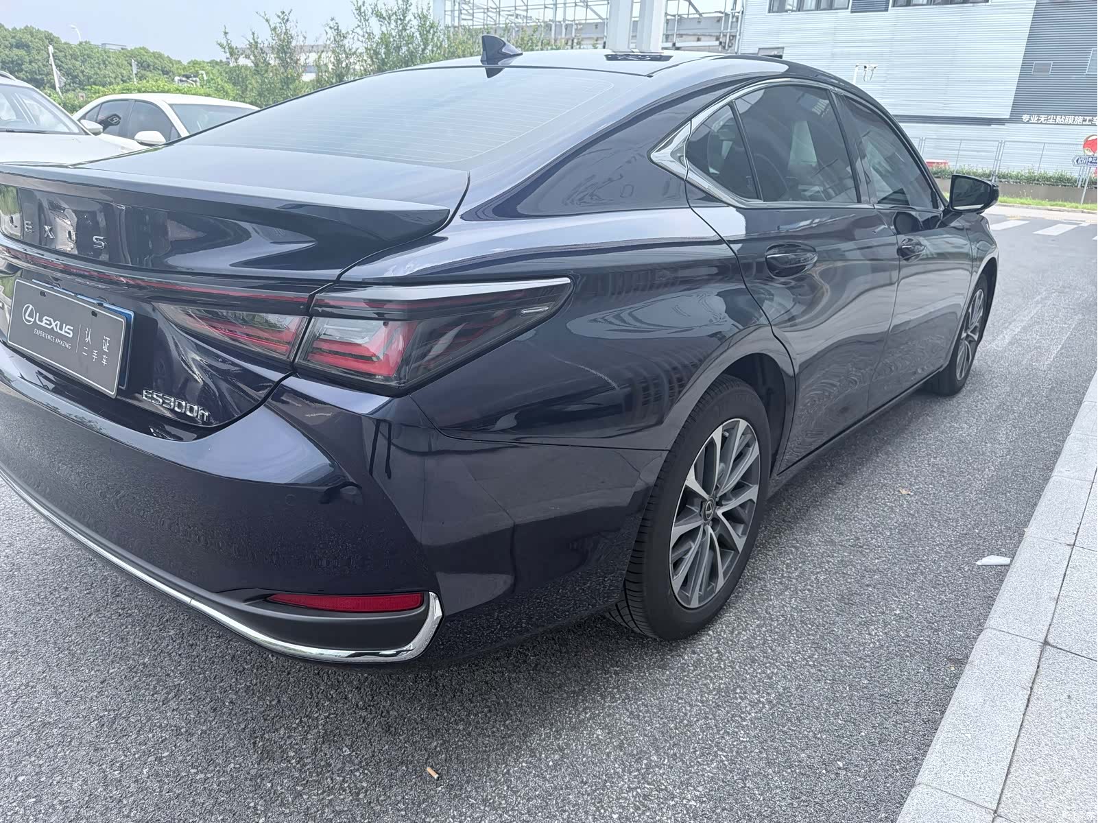 Lexus ES, 2025 11