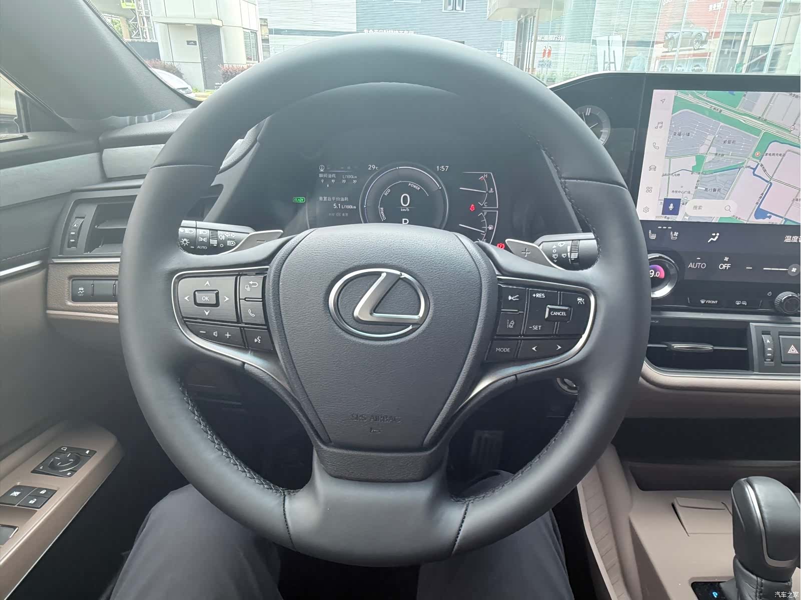 Lexus ES, 2025 14