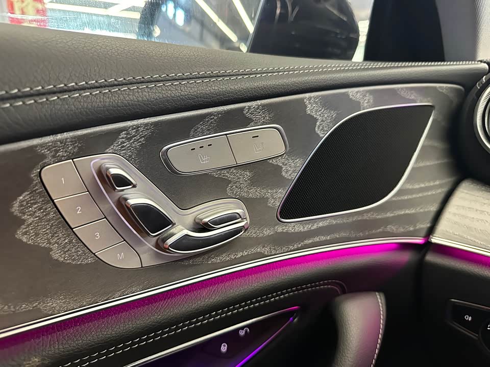 Mercedes-Benz CLS Mercedes-Benz CLS