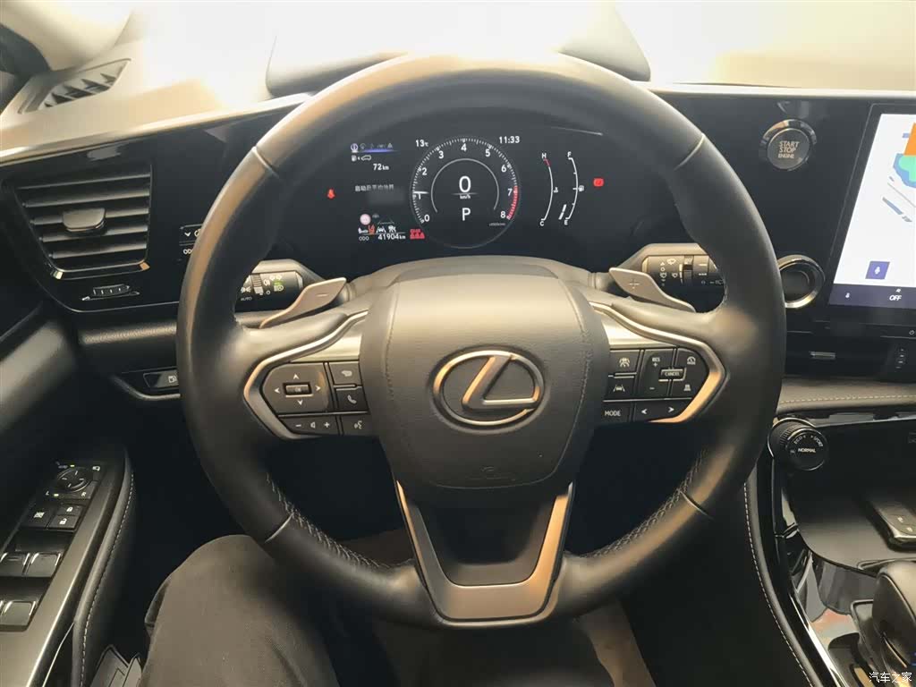 Lexus NX, 2023 11