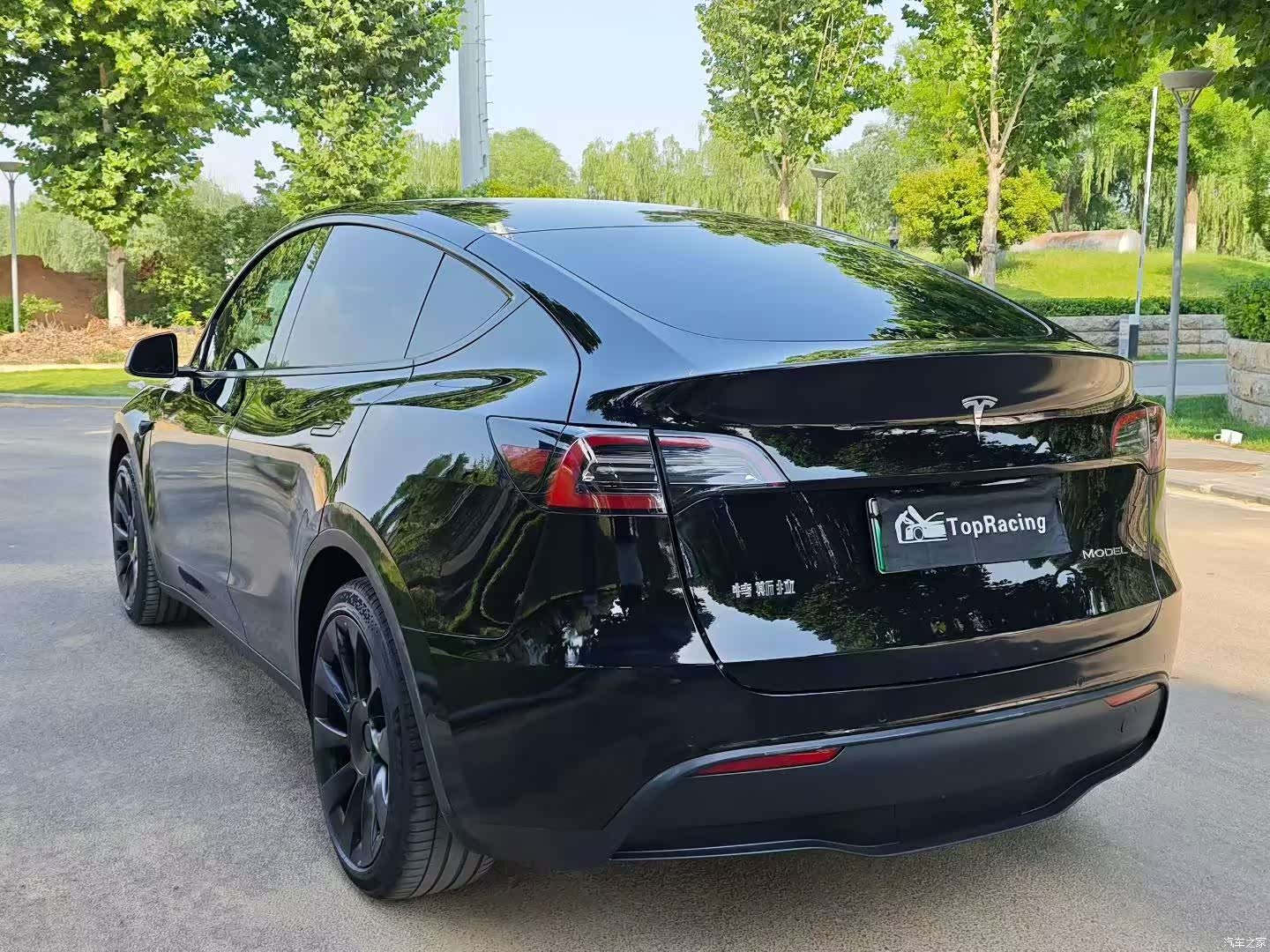 Tesla Model Y, 2023 7
