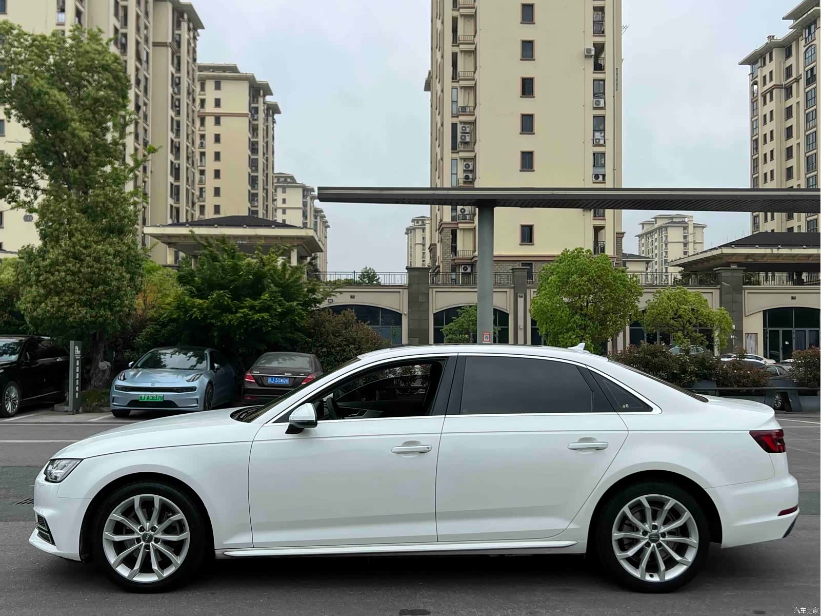 Audi A4L, 2018 14