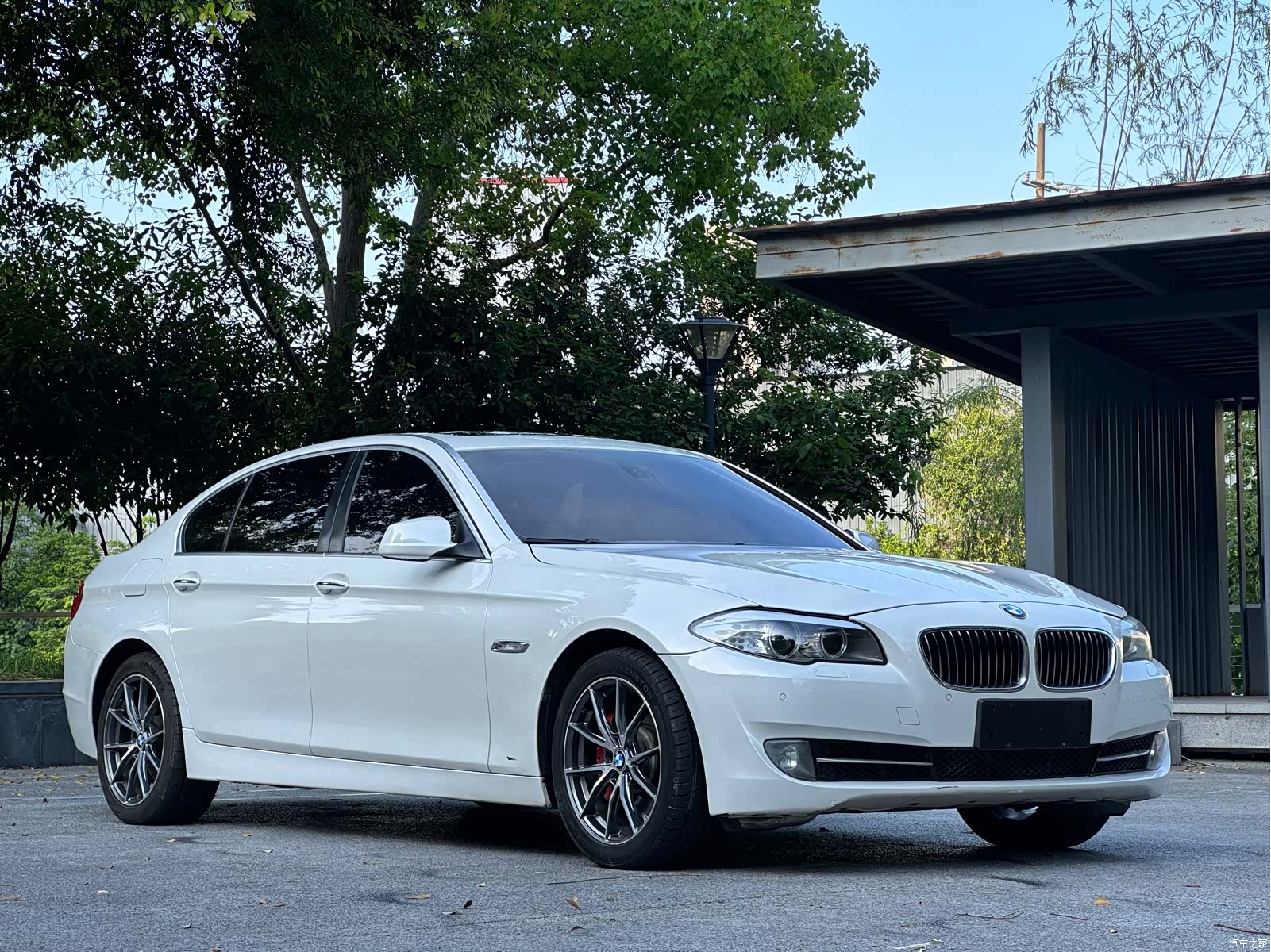 BMW 5 Series, 2011 1
