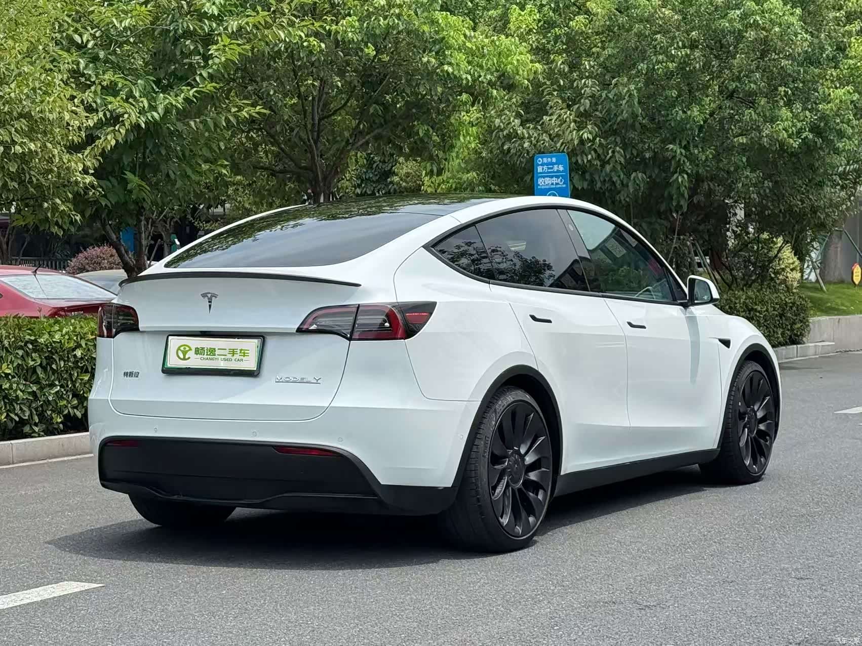 Tesla Model Y, 2023 3